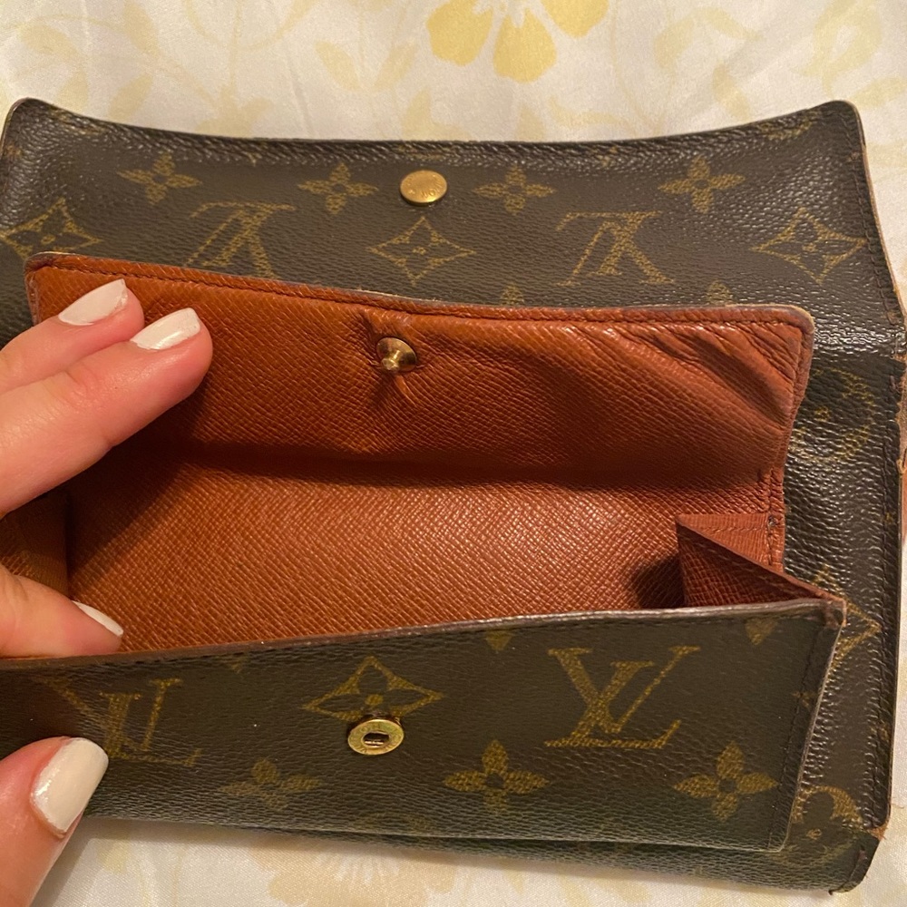 Authentic Louis vuitton wallet